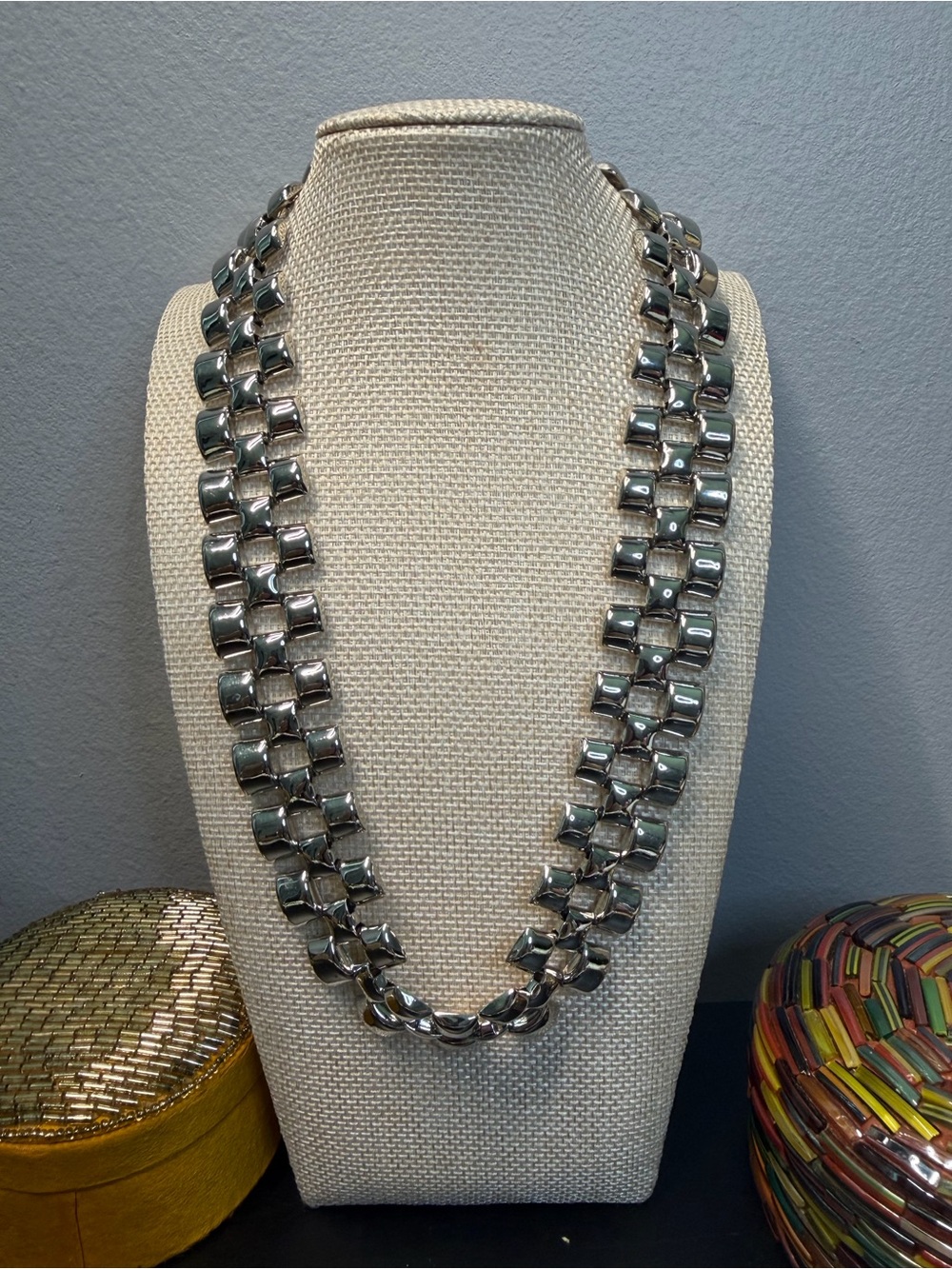 Vintage Avon R.R. Gold Tone Necklace Signed 9” Drop Classic Elegant